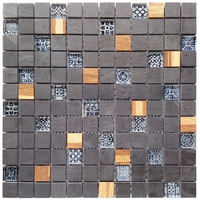 Mosaique a petits carreaux noirs et dore