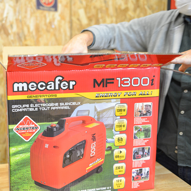 Groupe électrogène MECAFER MF 1300 dans son carton d